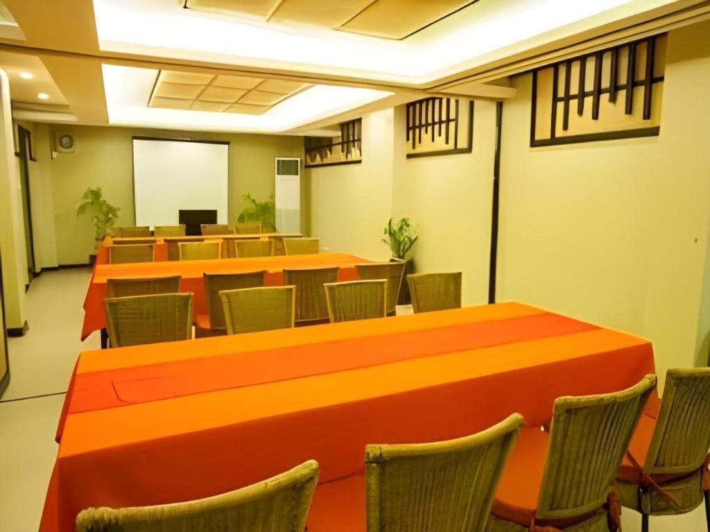 L Square Hotel Tarlac City Luaran gambar